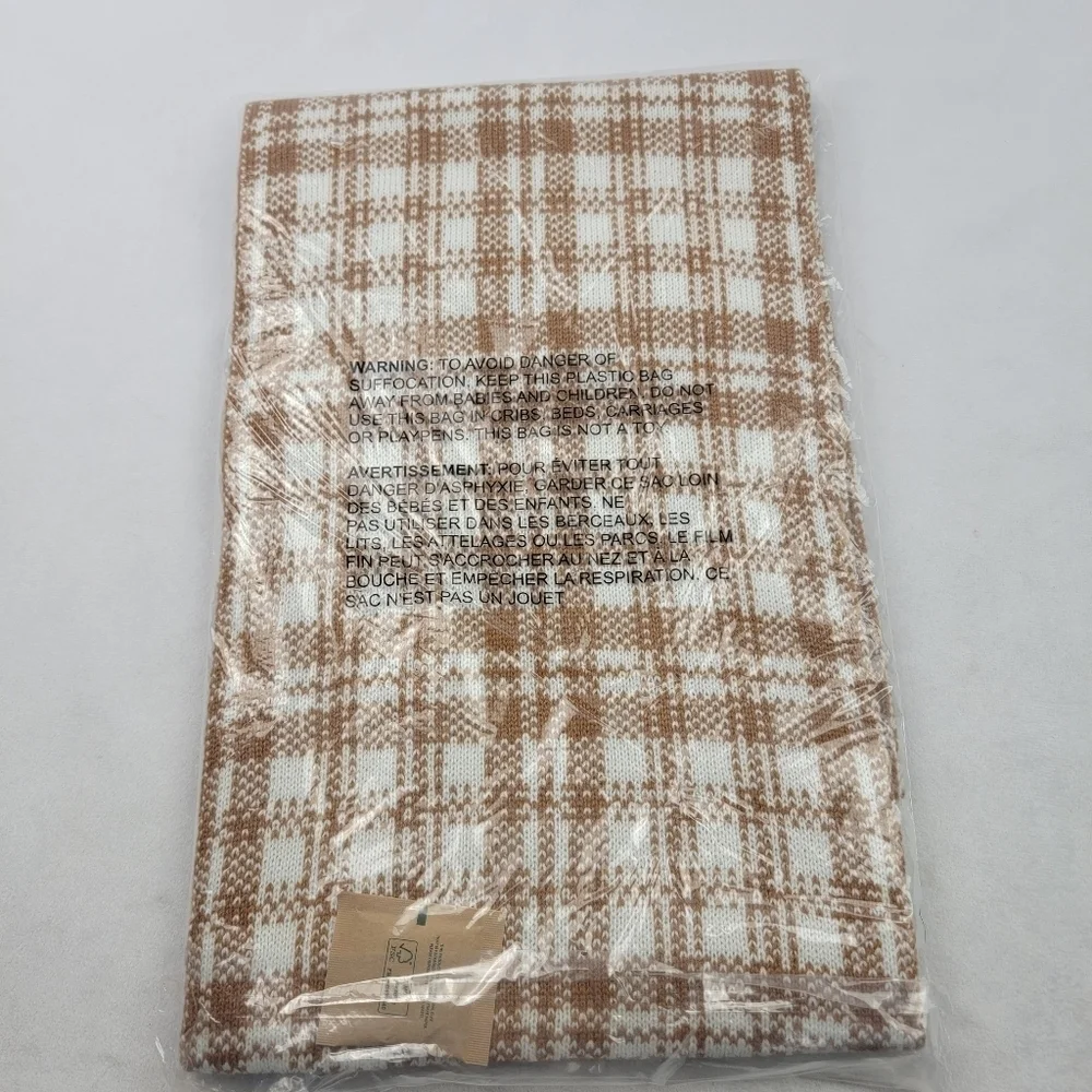 NWT Timberland cream and tan‎ plaid scarf